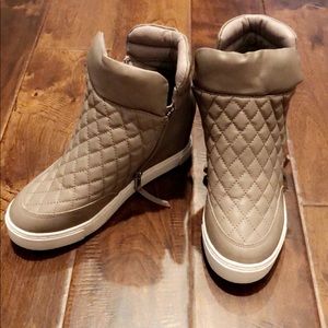 Sneaker Wedges